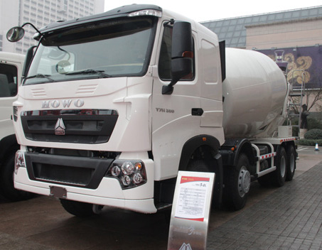中国重汽HOWO-T7H混凝土搅拌车