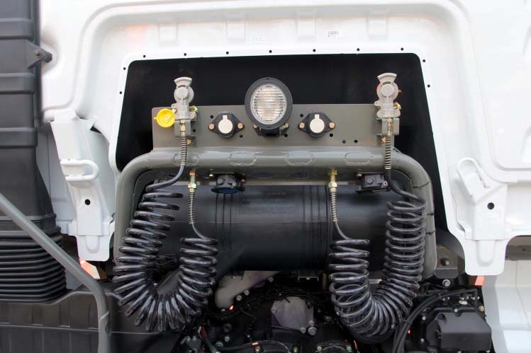 ���ͼ96-����SITRAK C7H 320���� 6X4 ZZ4256N324MD1B��ǣ����