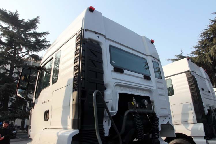 ���ͼ106-����SITRAK C7H 320���� 6X4 ZZ4256N324MD1B��ǣ����