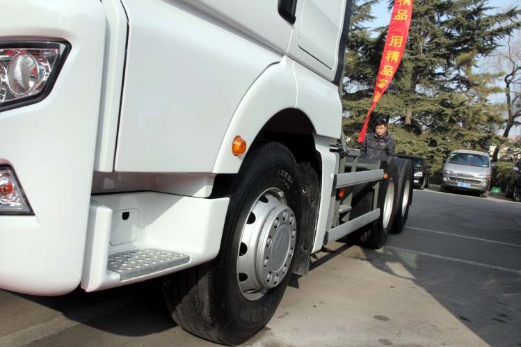 ͼ85-SITRAK C7H 440 6X4 ZZ4256V324HD1Bǣ