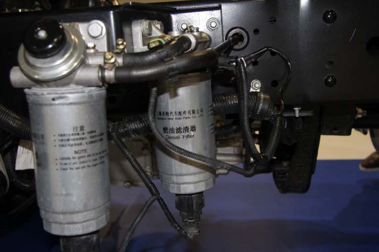 ���ͼ30-��ά����Խ C300 140���� 4X2���Ῠ