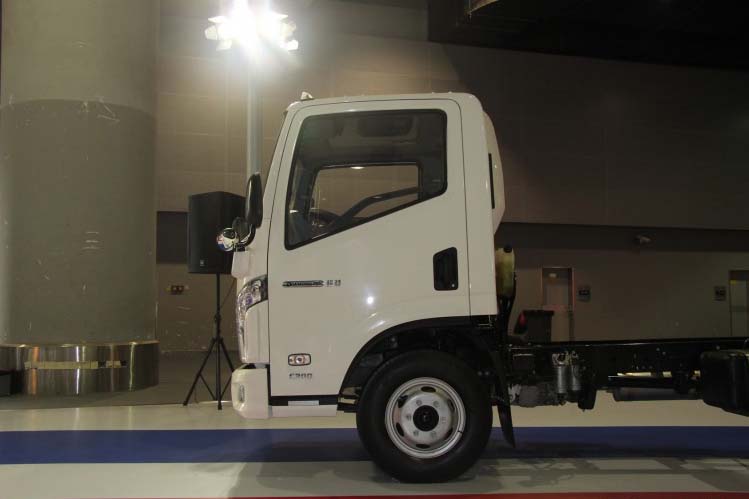 ���ͼ27-��ά����Խ C300 140���� 4X2���Ῠ