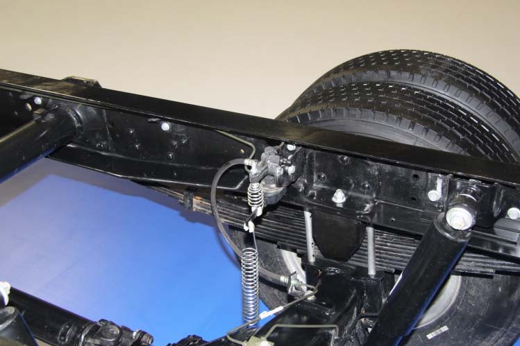 ���ͼ36-��ά����Խ C300 140���� 4X2���Ῠ