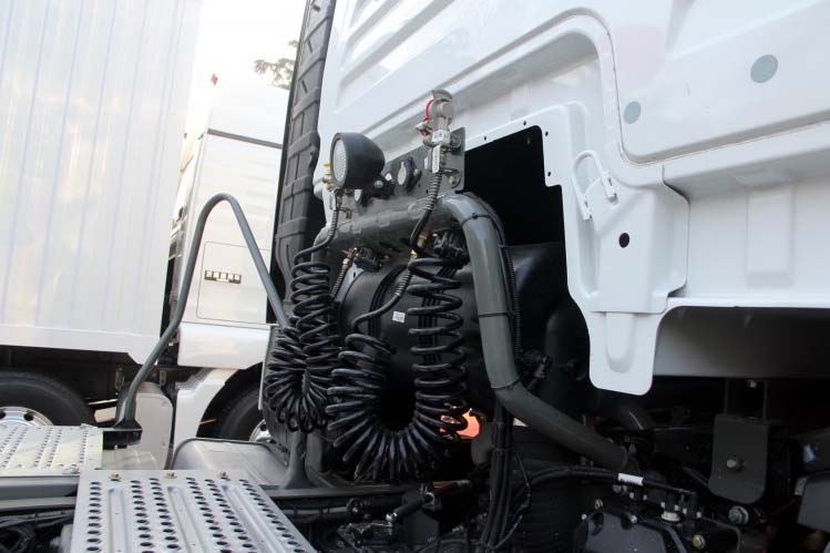 ���ͼ84-����SITRAK C7H 360���� 6X4 ZZ4256N324MD1B��ǣ����