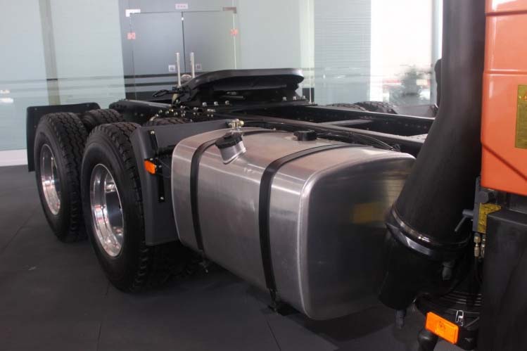 ���ͼ60-���J6H 420���� 6X4 (2011��ȫ���߶�) CA4250P66K24T1A3HE��ǣ����