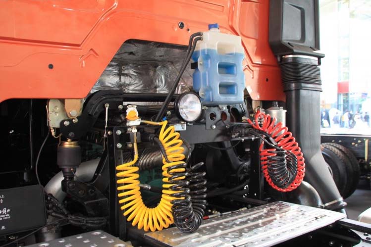 ���ͼ64-���J6H 420���� 6X4 (2011��ȫ���߶�) CA4250P66K24T1A3HE��ǣ����