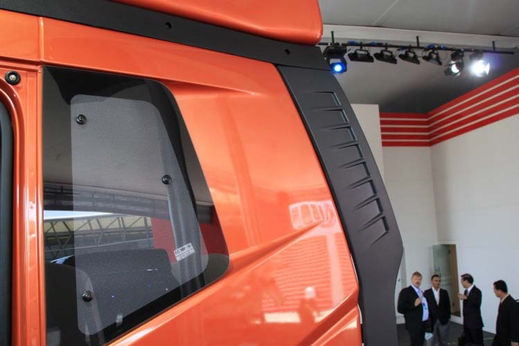 ���ͼ68-���J6H 420���� 6X4 (2011��ȫ���߶�) CA4250P66K24T1A3HE��ǣ����