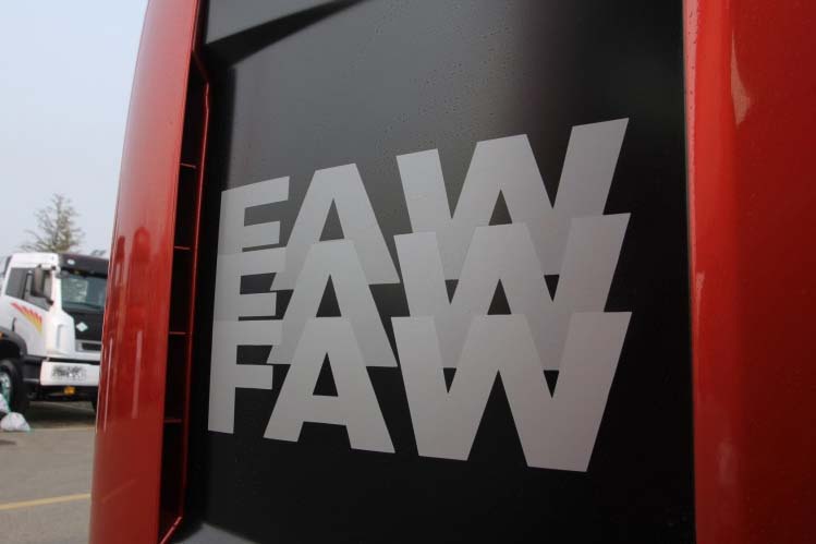 ���ͼ27-���J6M 310���� 6X2 CA4250P63K2T3E��ǣ����