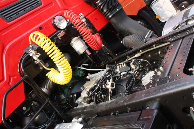 ���ͼ28-���J6P 350���� 6X4 (2011��AMT) CA4250P66K2T1A1HE��ǣ����