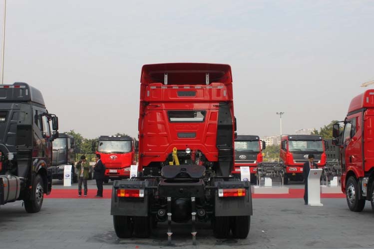 ���ͼ34-���J6P 350���� 6X4 CA4250P66K2T1A1EX��ǣ����