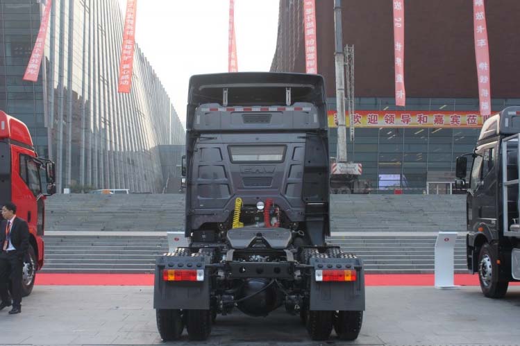 ���ͼ51-���J6P 370���� 6X4 CA4250P66K24T1A1EX��ǣ����