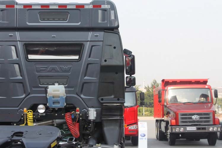 ���ͼ18-���J6P 420���� 6X4 CA4250P66K24T1A1EX��ǣ����