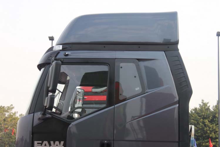 ���ͼ27-���J6P 420���� 6X4 CA4250P66K24T1A1EX��ǣ����