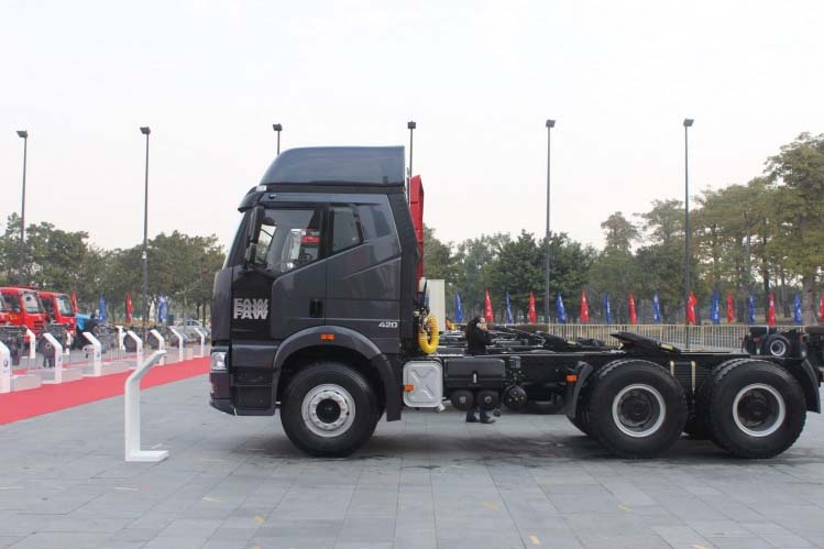 ���ͼ41-���J6P 420���� 6X4 CA4250P66K24T1A1EX��ǣ����