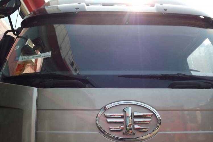 ���ͼ37-���J6 370���� 6X4 CA4250P66K24T1A3HE��ǣ����