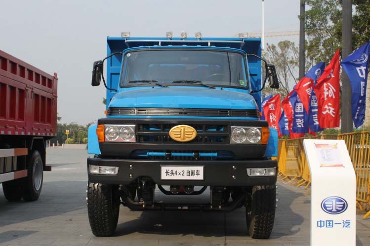 ���ͼ22-���J4R 180���� 4X2 (��ͷ) CA3157K2E����ж��