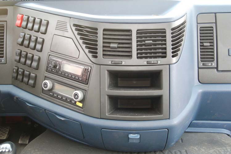 ���ͼ16-���J6P 330���� 8X4 CA3310P66K2L6T4E����ж��