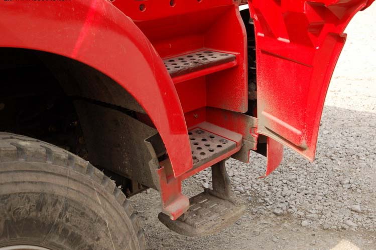 ���ͼ36-���J6P 330���� 8X4 CA3310P66K2L6T4E����ж��