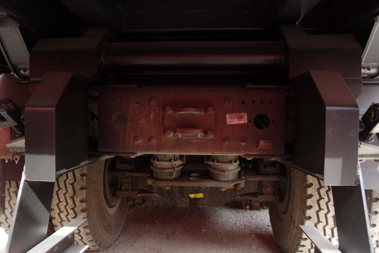 ���ͼ44-���J6P 330���� 8X4 CA3310P66K2L6T4E����ж��