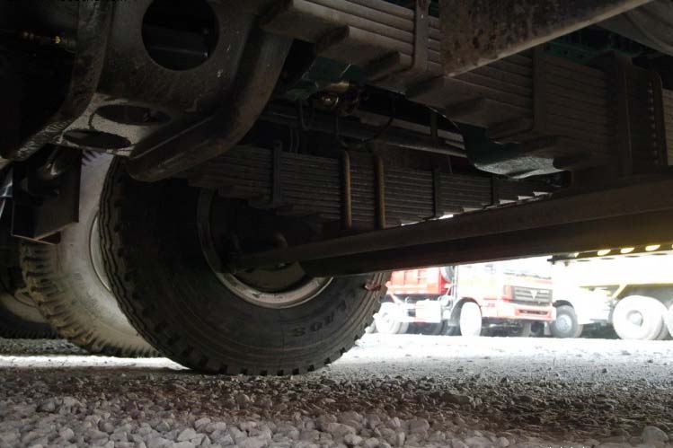 ���ͼ48-���J6P 330���� 8X4 CA3310P66K2L6T4E����ж��