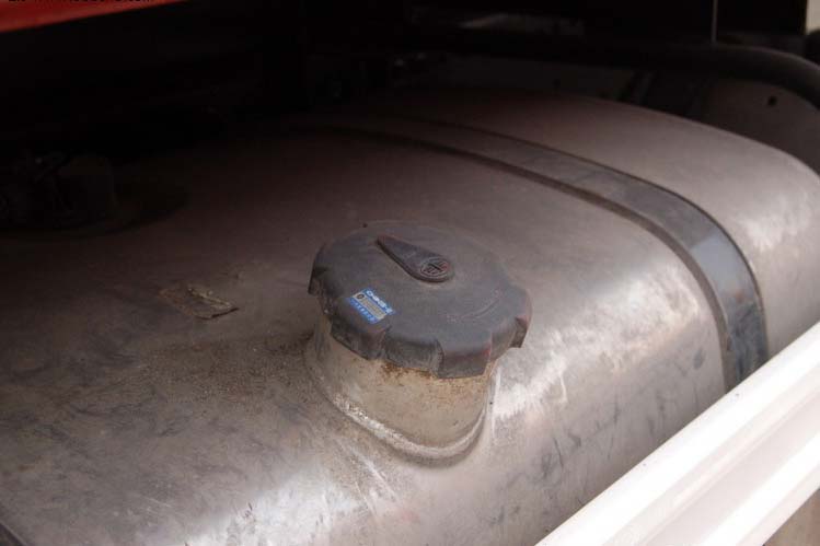 ���ͼ61-���J6P 330���� 8X4 CA3310P66K2L6T4E����ж��