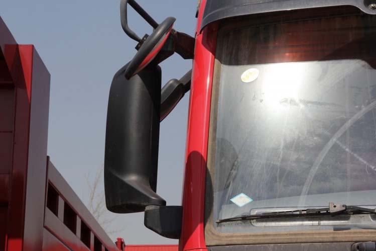 ���ͼ32-�������(J5P) 280���� 6X4 (����) CA3252P2K2L1T1E����ж��