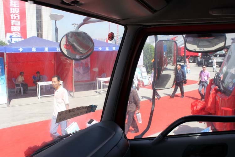 ���ͼ13-�������(J5P) 350���� 8X4 CA3312P2K2L2T4E����ж��