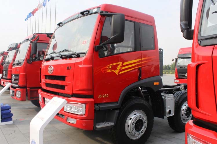 ���ͼ24-�������(J5M) 260���� 8X4 CA3313P7K1T4A1E����ж��