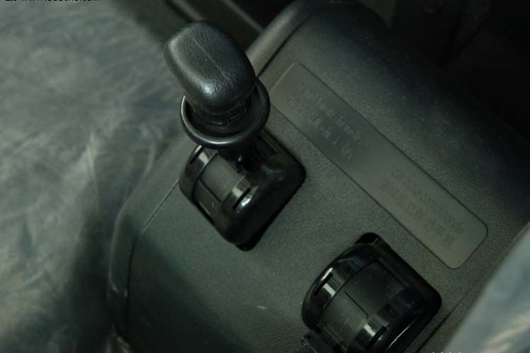 ���ͼ22-��������F2000 290���� 4X2 �߶�˫���� SX4185NM351��ǣ����