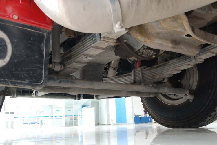 ���ͼ64-��������F2000 290���� 4X2 �߶�˫���� SX4185NM351��ǣ����