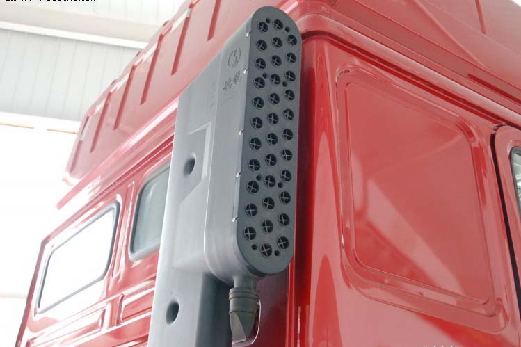 ���ͼ72-��������F2000 290���� 4X2 �߶�˫���� SX4185NM351��ǣ����