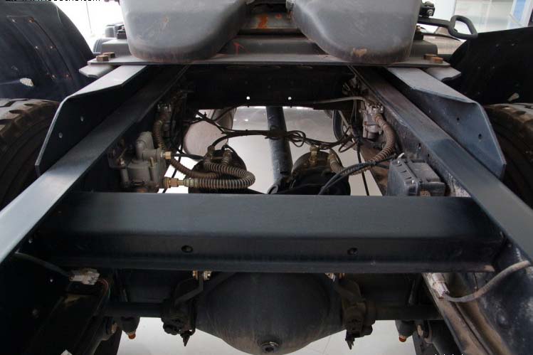 ���ͼ77-��������F2000 290���� 4X2 �߶�˫���� SX4185NM351��ǣ����