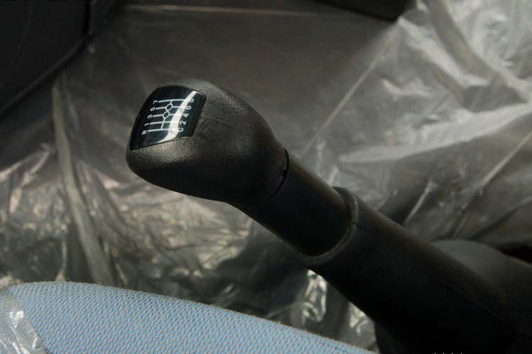 ���ͼ17-��������F3000 270���� 6X4 �г�ƽ�� SX3255DN3841����ж��