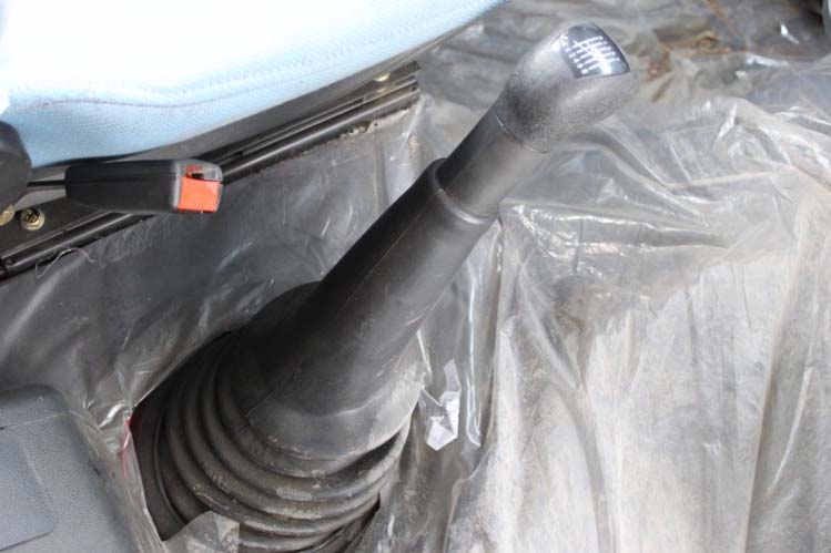 ���ͼ27-��������F2000 310���� 6X4 SX3255DN384C����ж��