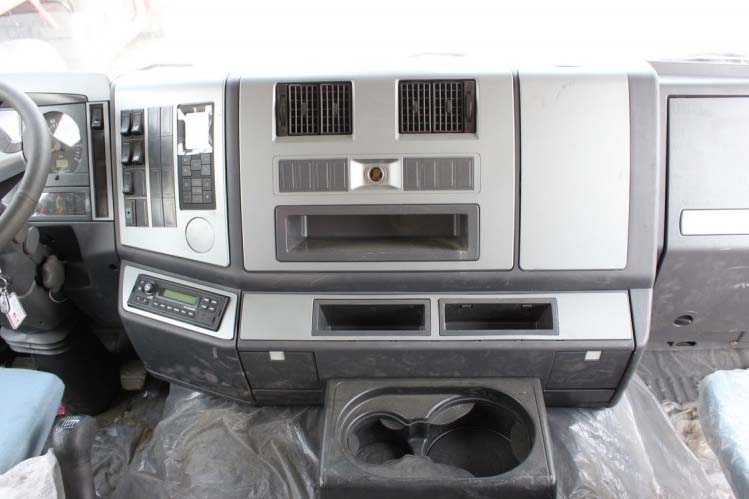 ���ͼ53-��������F2000 310���� 6X4 SX3255DN384C����ж��