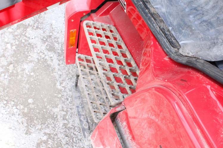 ���ͼ66-��������F2000 310���� 6X4 SX3255DN384C����ж��