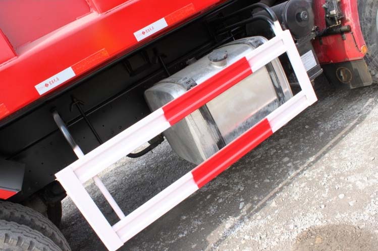 ���ͼ67-��������F2000 310���� 6X4 SX3255DN384C����ж��