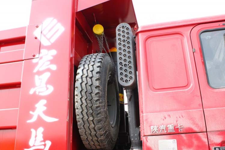 ���ͼ82-��������F2000 310���� 6X4 SX3255DN384C����ж��