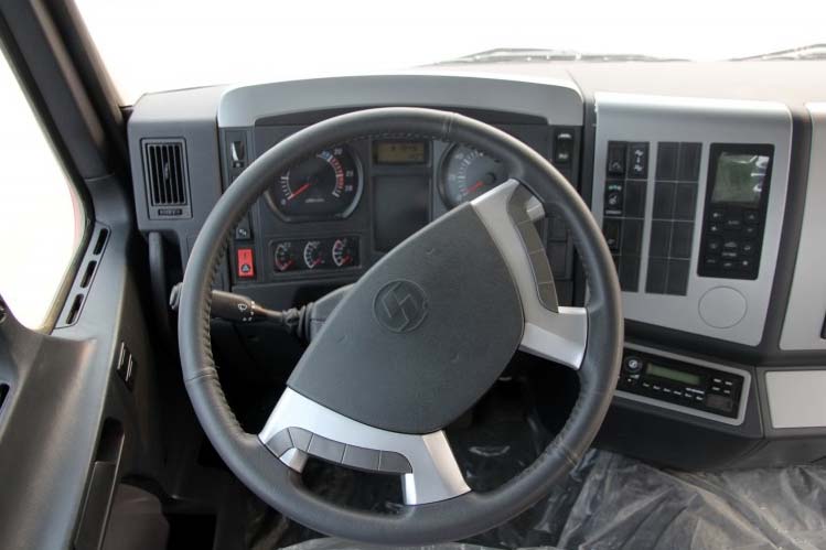 ���ͼ21-��������F2000 336���� 4X2 �߶� SX4185NP351��ǣ����