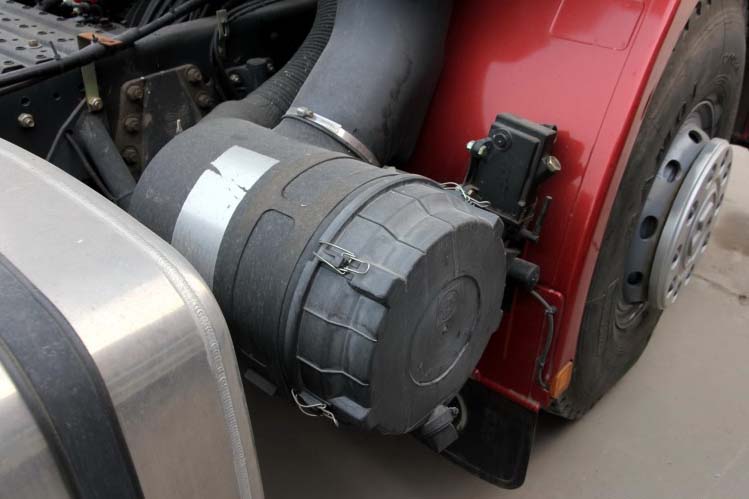 ���ͼ23-��������F2000 336���� 4X2 �߶� SX4185NP351��ǣ����