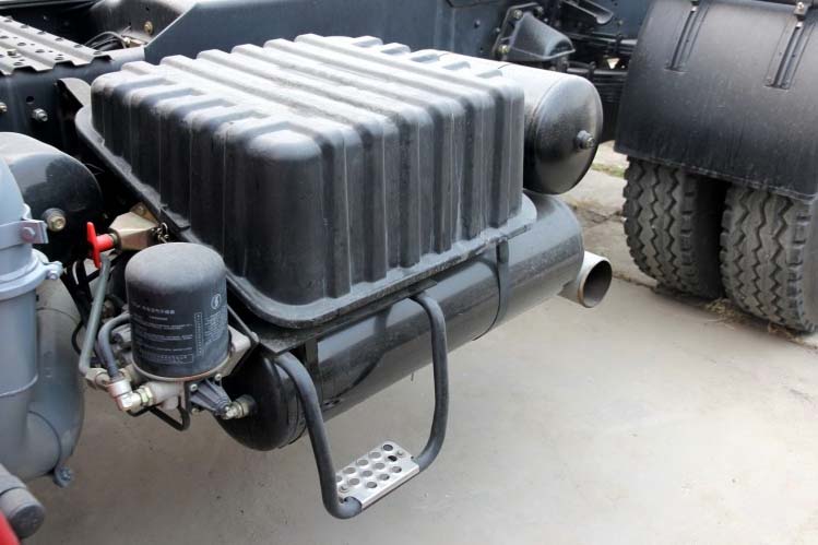 ���ͼ31-��������F2000 336���� 4X2 �߶� SX4185NP351��ǣ����