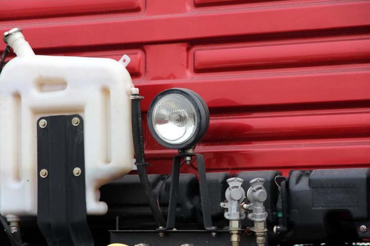 ���ͼ34-��������F2000 336���� 4X2 �߶� SX4185NP351��ǣ����