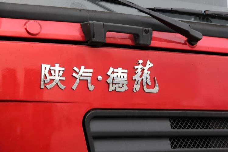 ���ͼ47-��������F2000 336���� 4X2 �߶� SX4185NP351��ǣ����