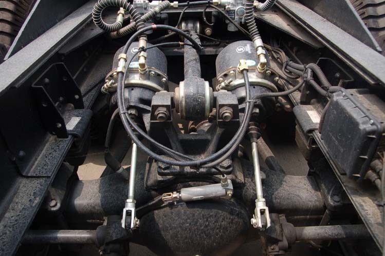 ���ͼ8-��������F2000 336���� 6X2 �ӳ��߶� ��ǿ�� SX4205NR279��ǣ����