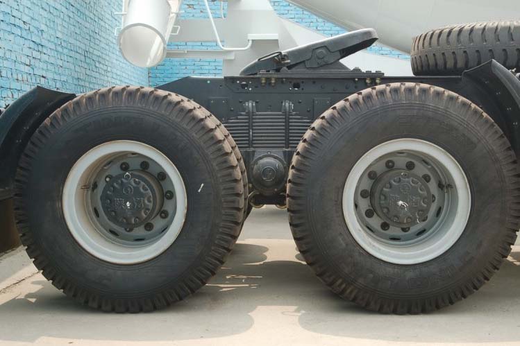 ���ͼ11-��������F2000 336���� 6X2 �ӳ��߶� ��ǿ�� SX4205NR279��ǣ����