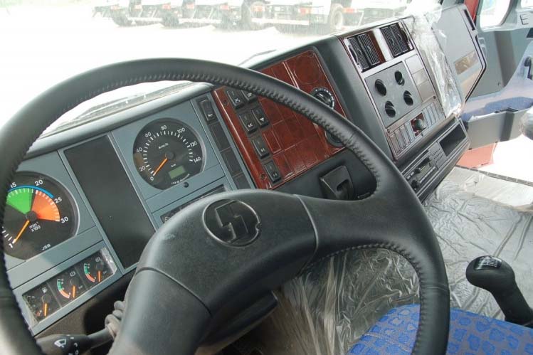 ���ͼ14-��������F2000 336���� 6X2 �ӳ��߶� ��ǿ�� SX4205NR279��ǣ����