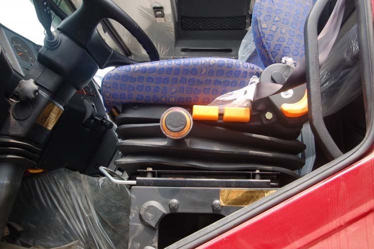 ���ͼ15-��������F2000 336���� 6X2 �ӳ��߶� ��ǿ�� SX4205NR279��ǣ����