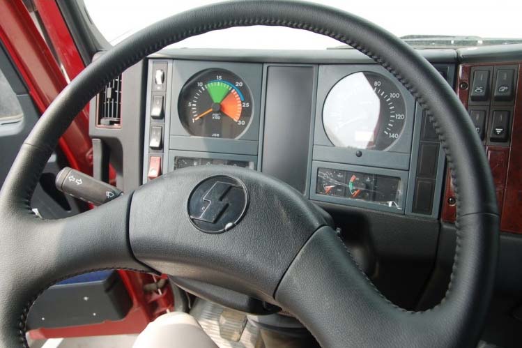 ���ͼ27-��������F2000 336���� 6X2 �ӳ��߶� ��ǿ�� SX4205NR279��ǣ����