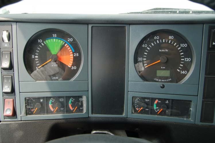 ���ͼ28-��������F2000 336���� 6X2 �ӳ��߶� ��ǿ�� SX4205NR279��ǣ����