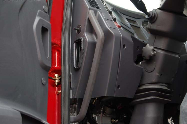 ���ͼ82-��������F2000 336���� 6X2 �ӳ��߶� ��ǿ�� SX4205NR279��ǣ����